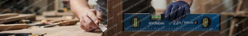Nivel Profesional 24” (60 cm) | M02003